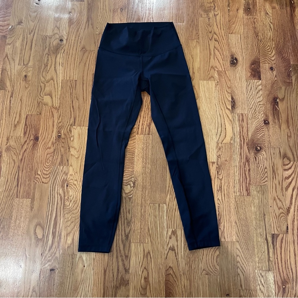 lululemon athletica Black Wunder Under Leggings Size 4